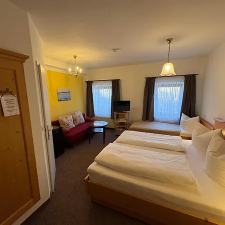 Hotel Pension Lindenhof-2